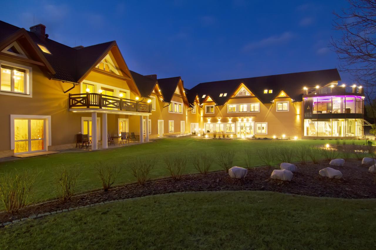 Hotel Pory Roku Czysteblota Bagian luar foto
