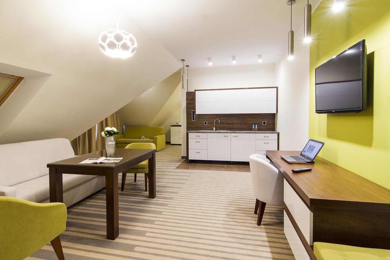 Hotel Pory Roku Czysteblota Bagian luar foto