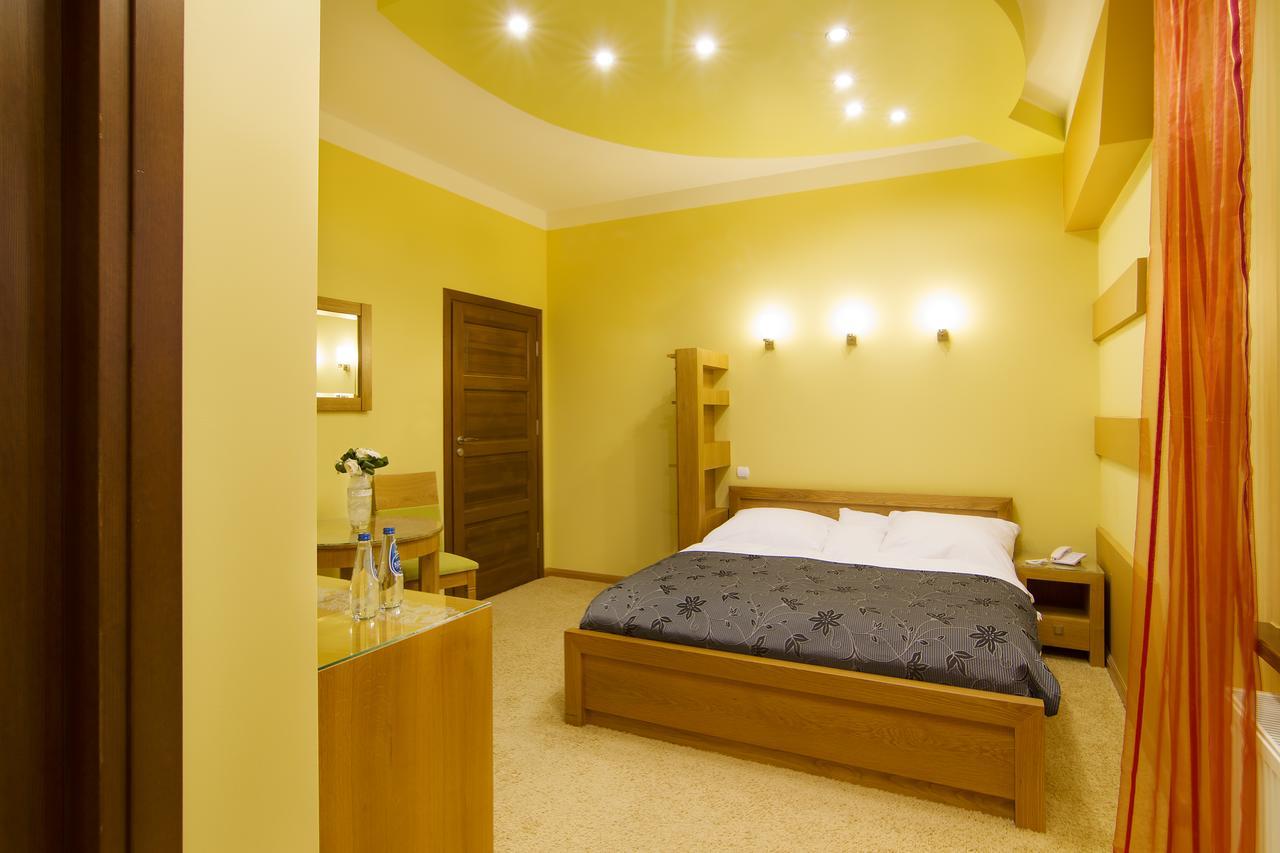 Hotel Pory Roku Czysteblota Bagian luar foto