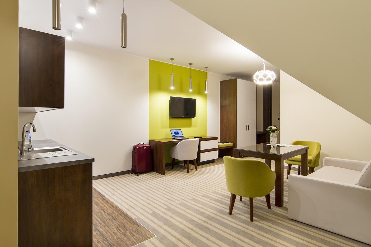 Hotel Pory Roku Czysteblota Bagian luar foto