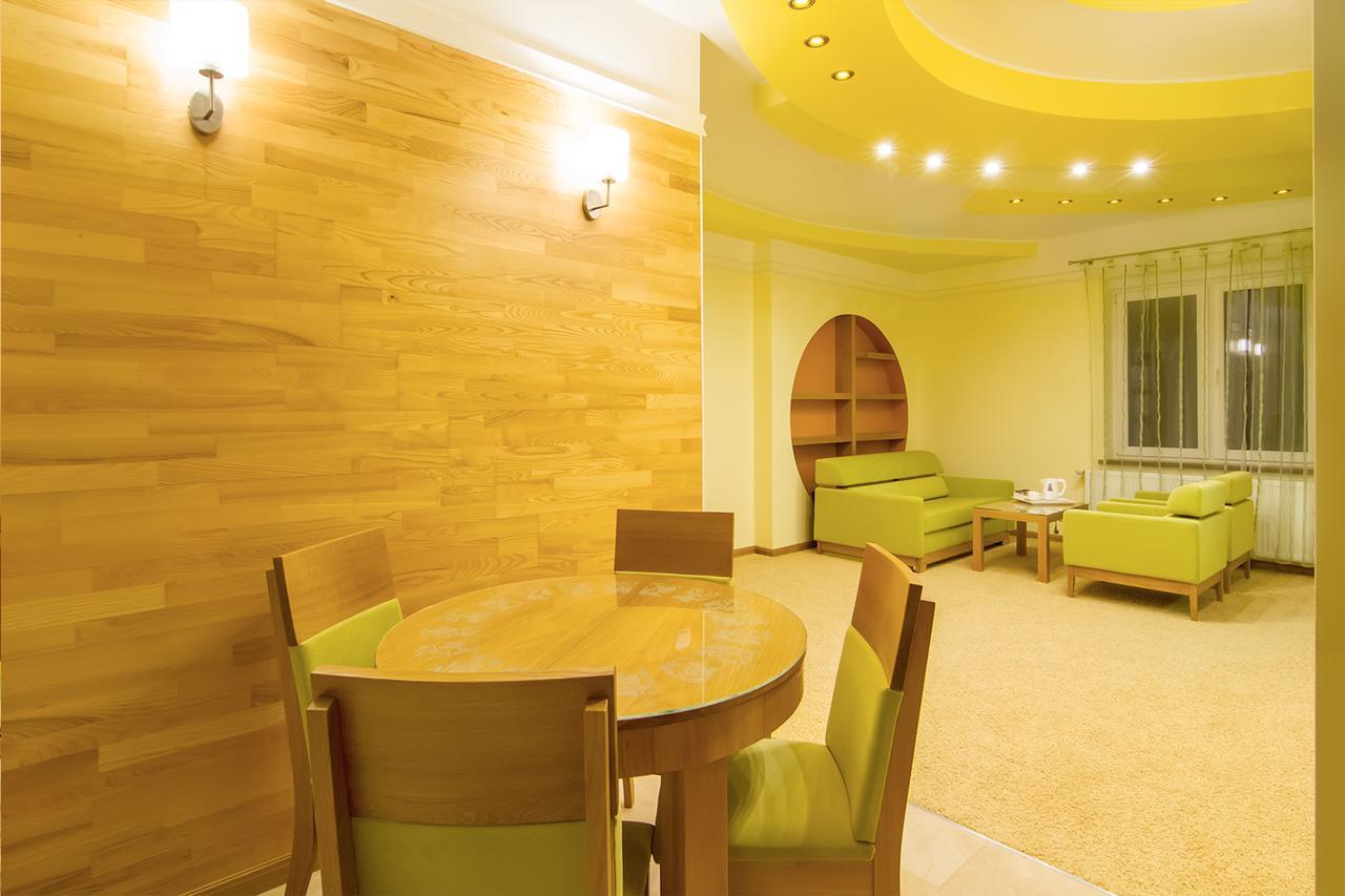 Hotel Pory Roku Czysteblota Bagian luar foto
